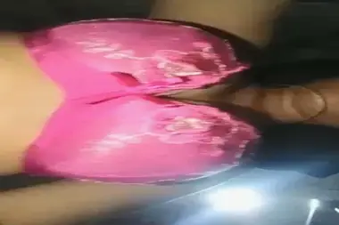 BH Pink Cewek Pamer Tete Gede Montok Sampe Ngaceng Lumer
