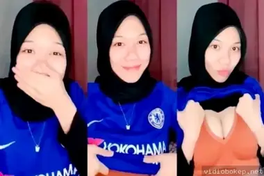 Cewek Manis Pamer Tetek Bulat Montok Bikin Ngiler Ngaceng