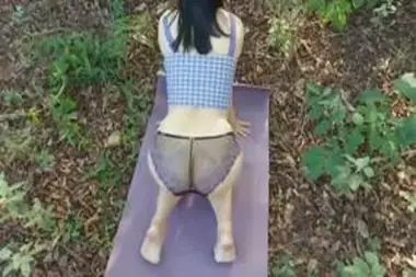 Dokumentasi Gadis Cantik Goyang Atas Kasur Part 2